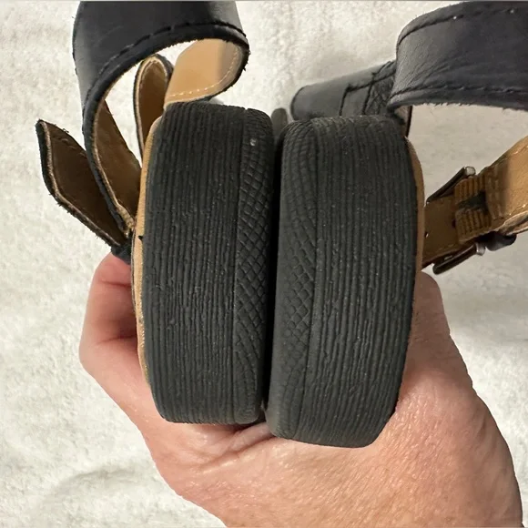 Women’s size 6 Born black leather sandals, excellent condition! - Picture 7 of 7